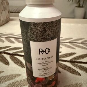 NWT R+Co Centerpiece 10-in-1 Conditioning Spray - Black and White